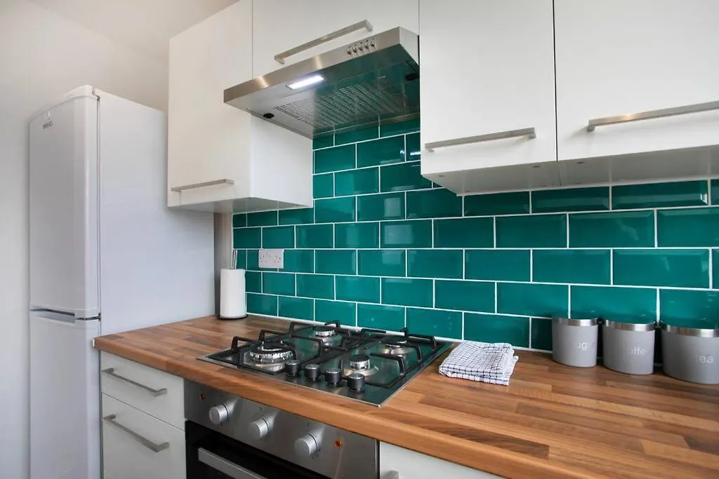 Дом отдыха Вилла Cudworth House, Barnsley For Contractors & Families, Off-Road Parking, Speedy Wifi,Etc