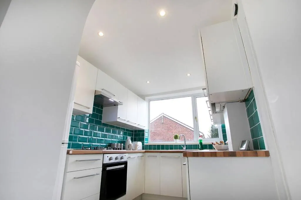 Дом отдыха Вилла Cudworth House, Barnsley For Contractors & Families, Off-Road Parking, Speedy Wifi,Etc