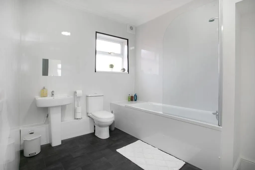 Вилла Cudworth House, Barnsley For Contractors & Families, Off-Road Parking, Speedy Wifi,Etc