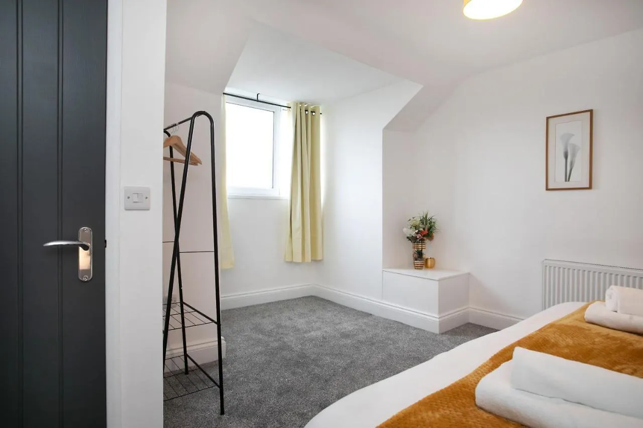 Вилла Cudworth House, Barnsley For Contractors & Families, Off-Road Parking, Speedy Wifi,Etc Дом отдыха