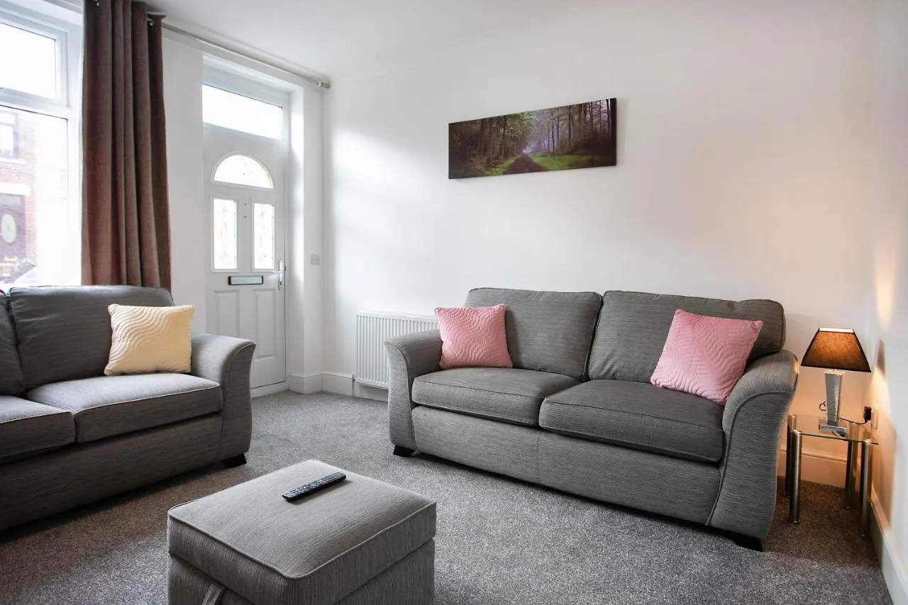Дом отдыха Вилла Cudworth House, Barnsley For Contractors & Families, Off-Road Parking, Speedy Wifi,Etc